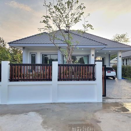 Baan Dalah Buriram别墅 外观 照片
